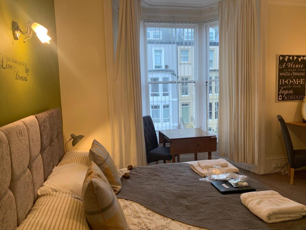 Wentworth Guesthouse 휫비 외부 사진