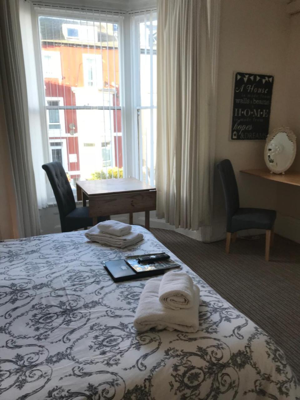 Wentworth Guesthouse 휫비 외부 사진